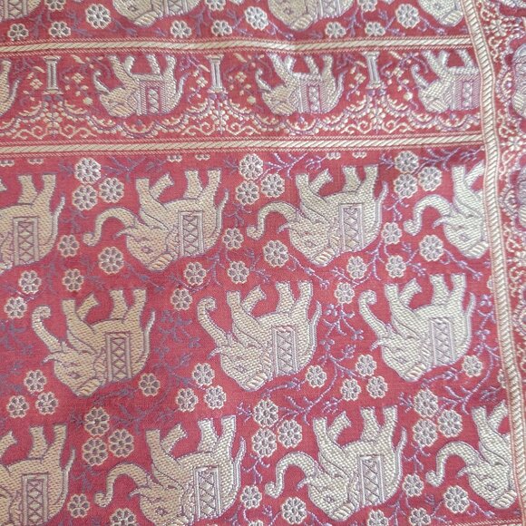 Vintage Handmade Red & Gold Elephant Pattern Silk & Rayon Table Runner With Frin - Picture 3 of 7